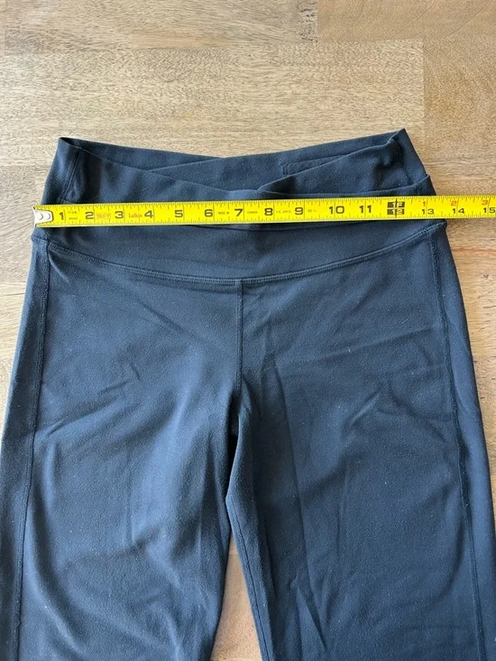 lululemon O-G Flare Leggings Size 6 - Picture 2 of 7